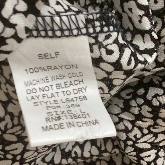 Very Sweet Sheer  Blouse - Picture 5 of 6